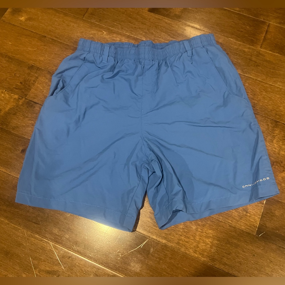 Columbia Backcast II PFG Waterproof Shorts. Youth XL. EUC.